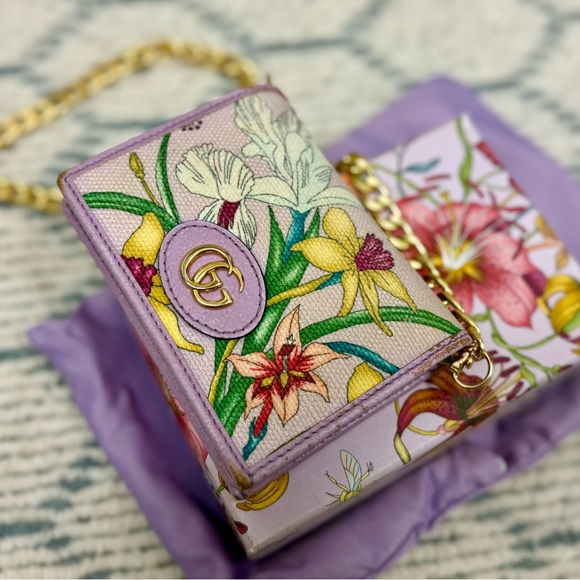 SOLD GUCCI Limited Edition Lavender Floral Feminine Wallet - Picture 5 of 16
